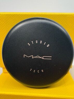 VINTAGE ORIGINAL FORMULA MAC Studio TECH Foundation - NC42!